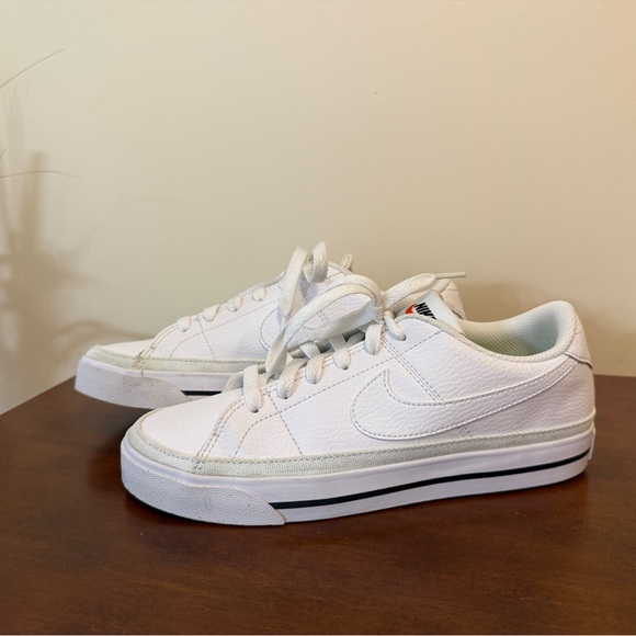 Nike White Classic Sneakers- Size 7 - Picture 5 of 6